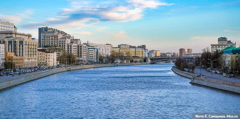 Собянин призвал москвичей не участвовать в массовых акциях в условиях ковида