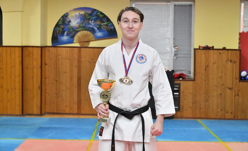 Травма не помешала каратисту из Лианозова выиграть «золото» на чемпионате мира