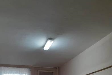 Лампа освещения «взбунтовалась» в доме на Новгородской